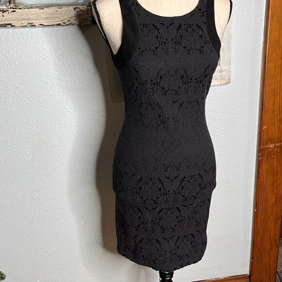 Guess Black Sleeveless Zip Up Floral Lace Women's Bodycon Dress Size Small - Picture 4 of 13